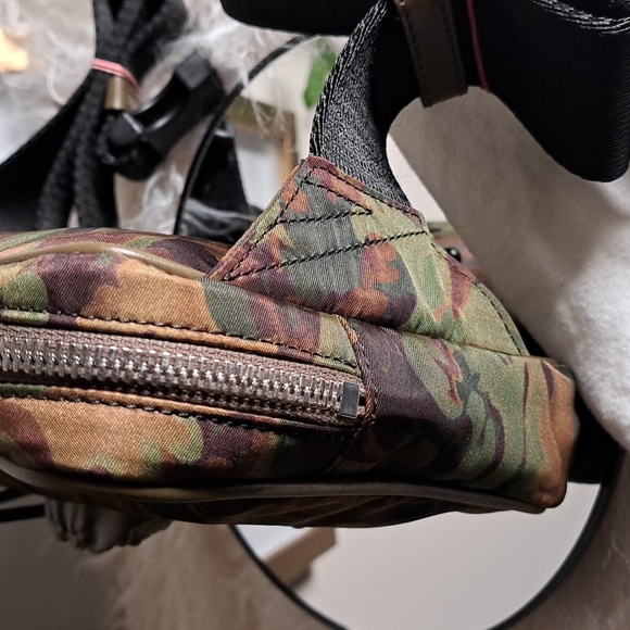 Versace NWTs Khaki Multicolor La Medusa Baroccoflage-Print Belt Bag - Picture 6 of 15